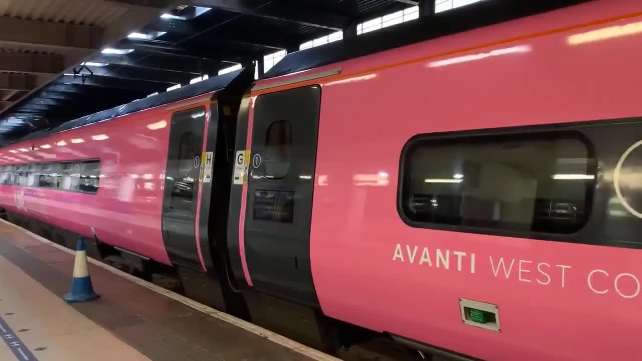 İNGİLTERE’DE TAMAMI LGBTİQ  ÇALIŞANLARDAN OLUŞAN TREN SEFERE BAŞLIYOR