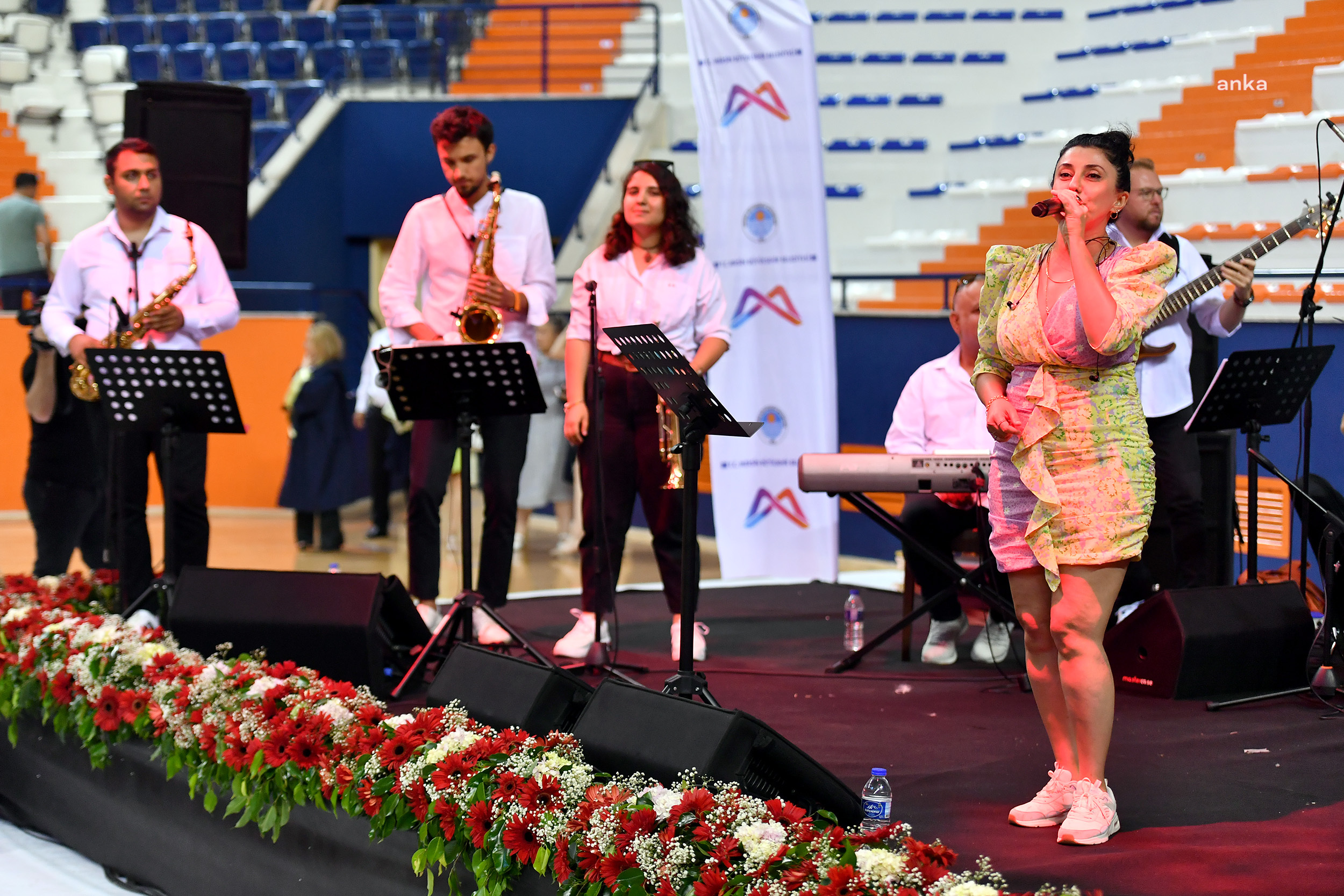 MERSİNLİLER YAZIN COŞKUSUNU ‘YAZ DOSTUM KONSERLERİ’ İLE ÇIKARIYOR