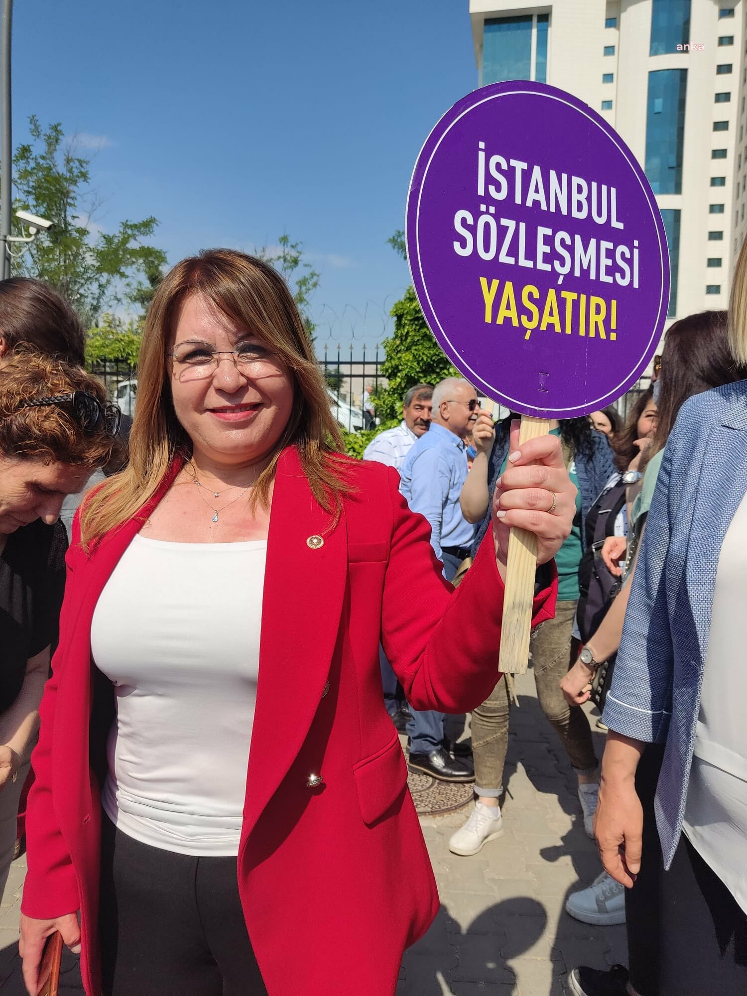 GÜLİZAR BİÇER KARACA’DAN TÜRKİYE’NİN İSTANBUL SÖZLEŞMESİ’NDEN ÇEKİLMESİNİN YIL DÖNÜMÜNDE AÇIKLAMA: İSTANBUL SÖZLEŞMESİ’NE DERHAL DÖNÜLMELİ VE SÖZLEŞMEYİ ESAS ALAN 6284 SAYILI KANUN EKSİKSİZ UYGULANMALIDIR