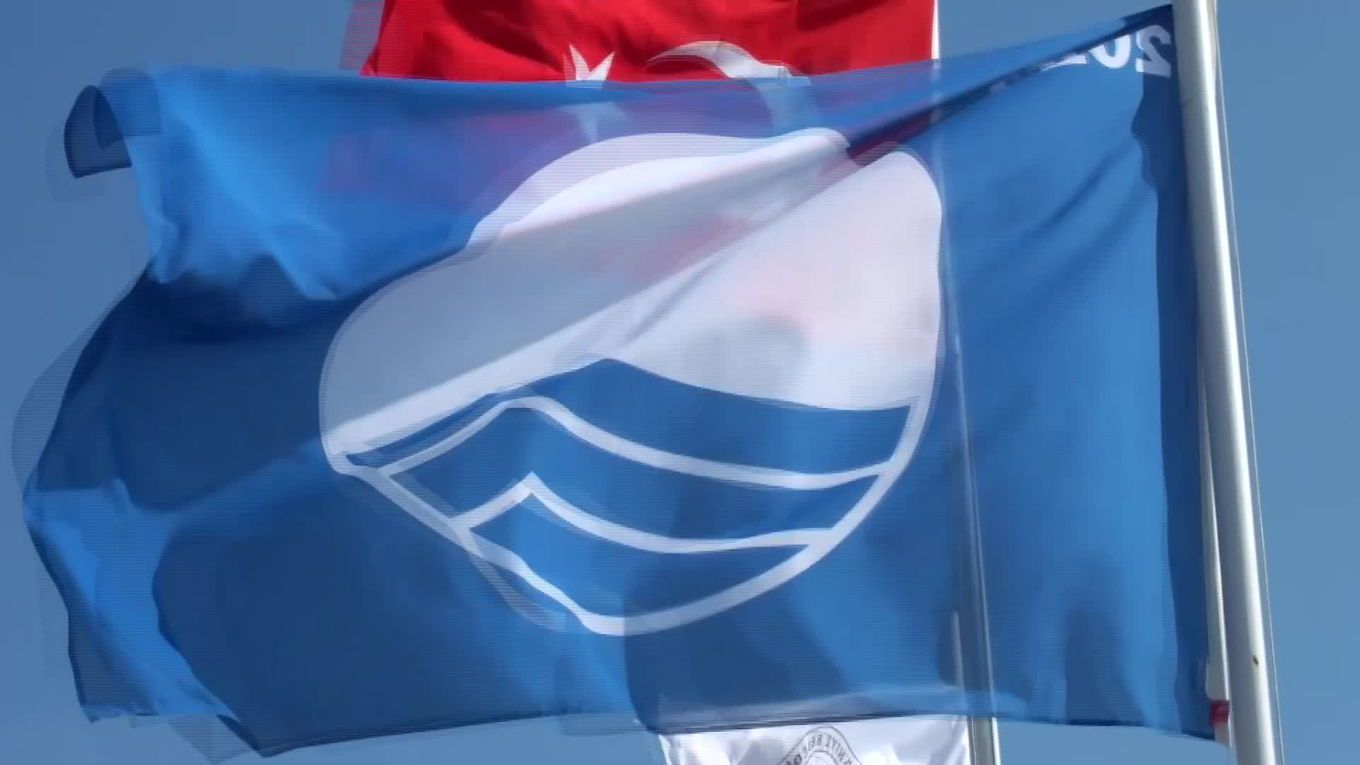 BURHANİYE'DE 5 OLAN MAVİ BAYRAK SAYISI BU YIL 7'YE YÜKSELDİ