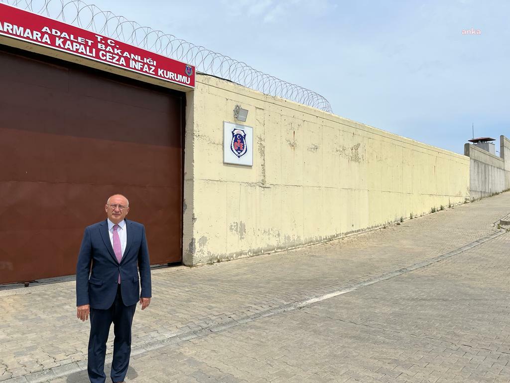 ÇAKIRÖZER, CEZAEVİNDE ZİYARET ETTİĞİ GEZİ TUTUKLULARININ MESAJLARINI AKTARDI… CAN ATALAY: “MECLİS İNSAN HAKLARI KOMİSYONU’NUN, BİR ÜYESİ CEZAEVİNDE TUTULURKEN TOPLANMASI, BAŞLI BAŞINA BÜYÜK BİR HUKUKSUZLUK VE HAK İHLALİ”