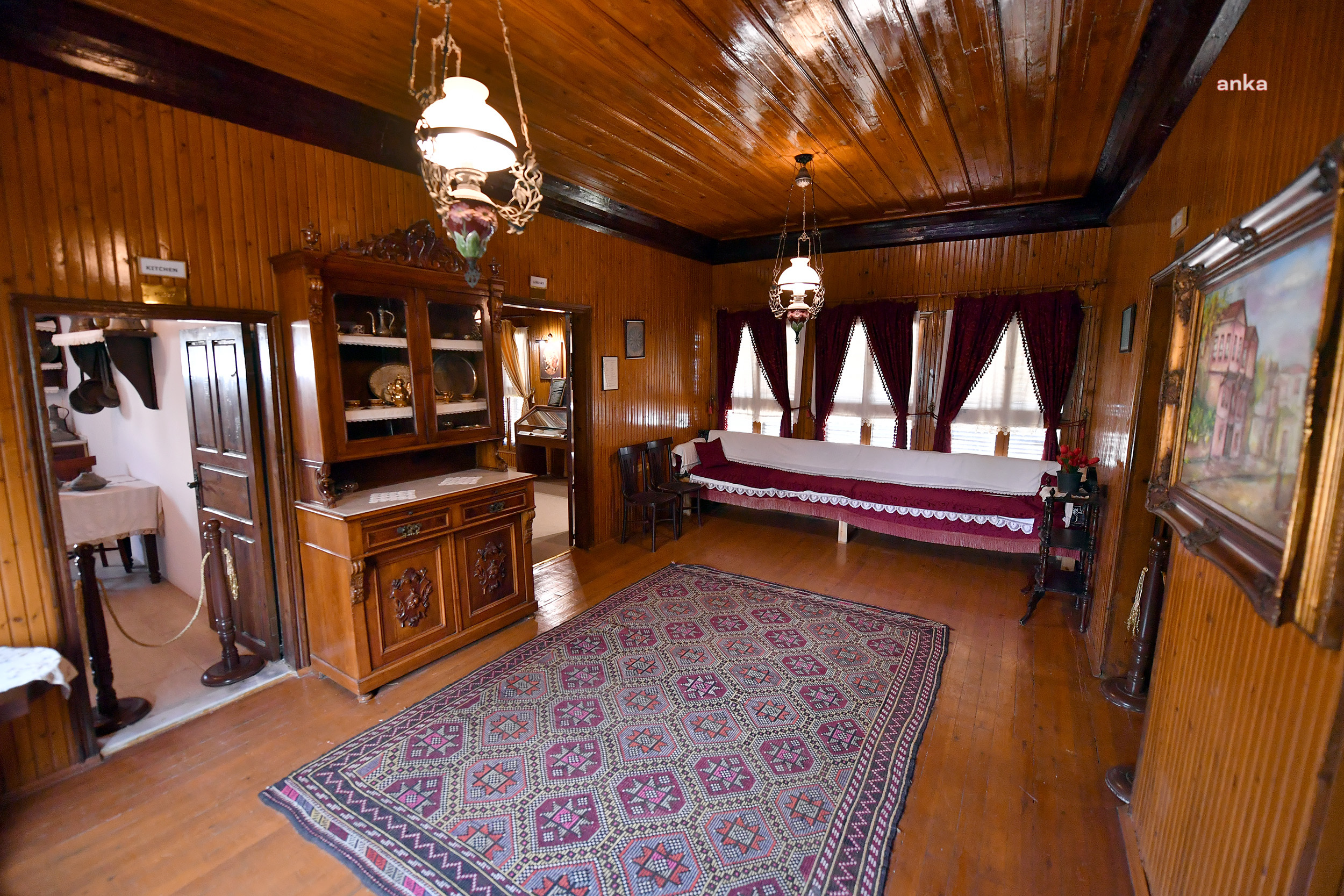 MERSİN BÜYÜKŞEHİR, ATIL DURUMDAKİ ATATÜRK EVİNİ YENİLEDİ