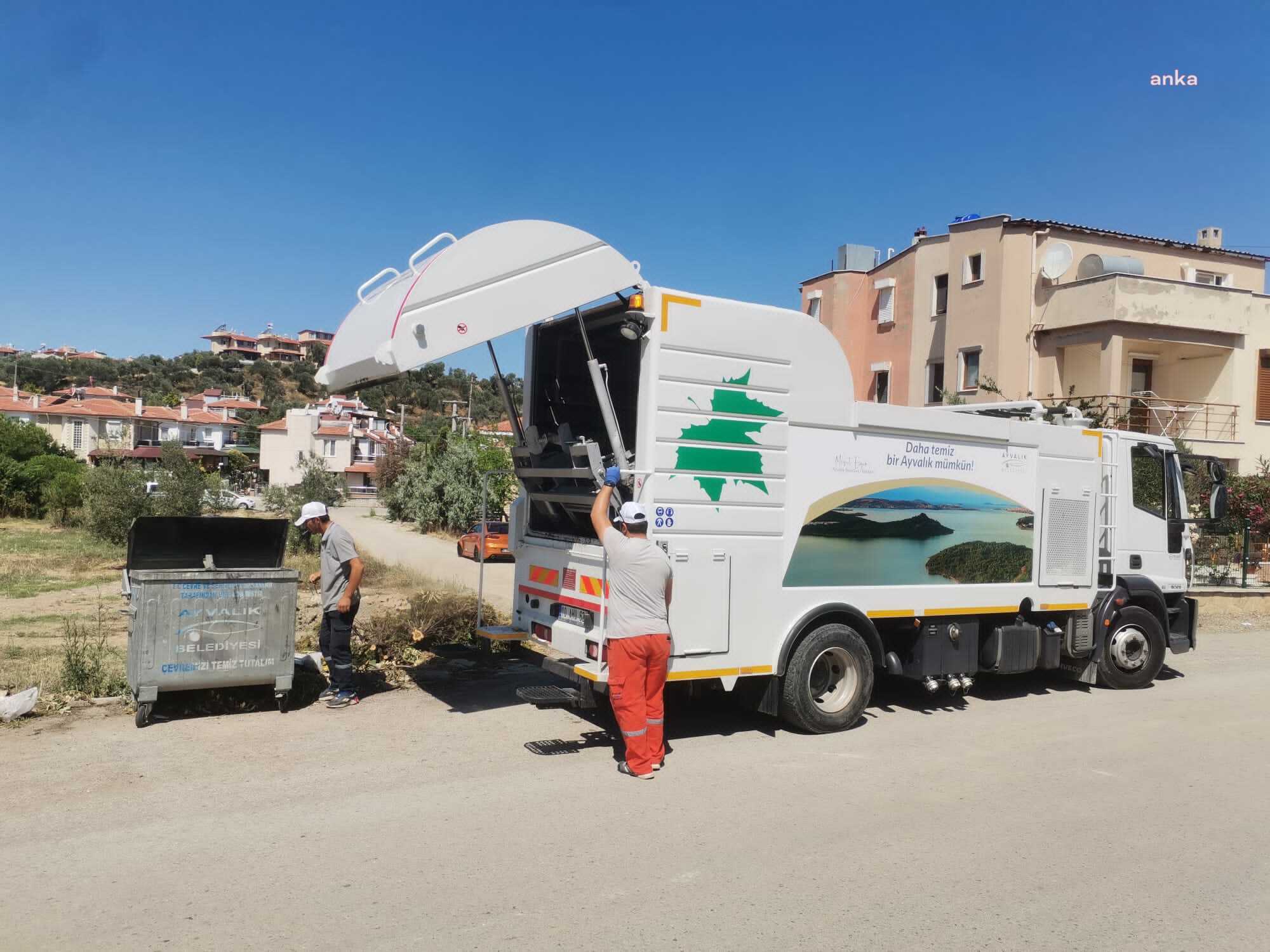 AYVALIK BELEDİYESİ, BAYRAM TATİLİNDE YAKLAŞIK 10 BİN TON ÇÖP TOPLADI