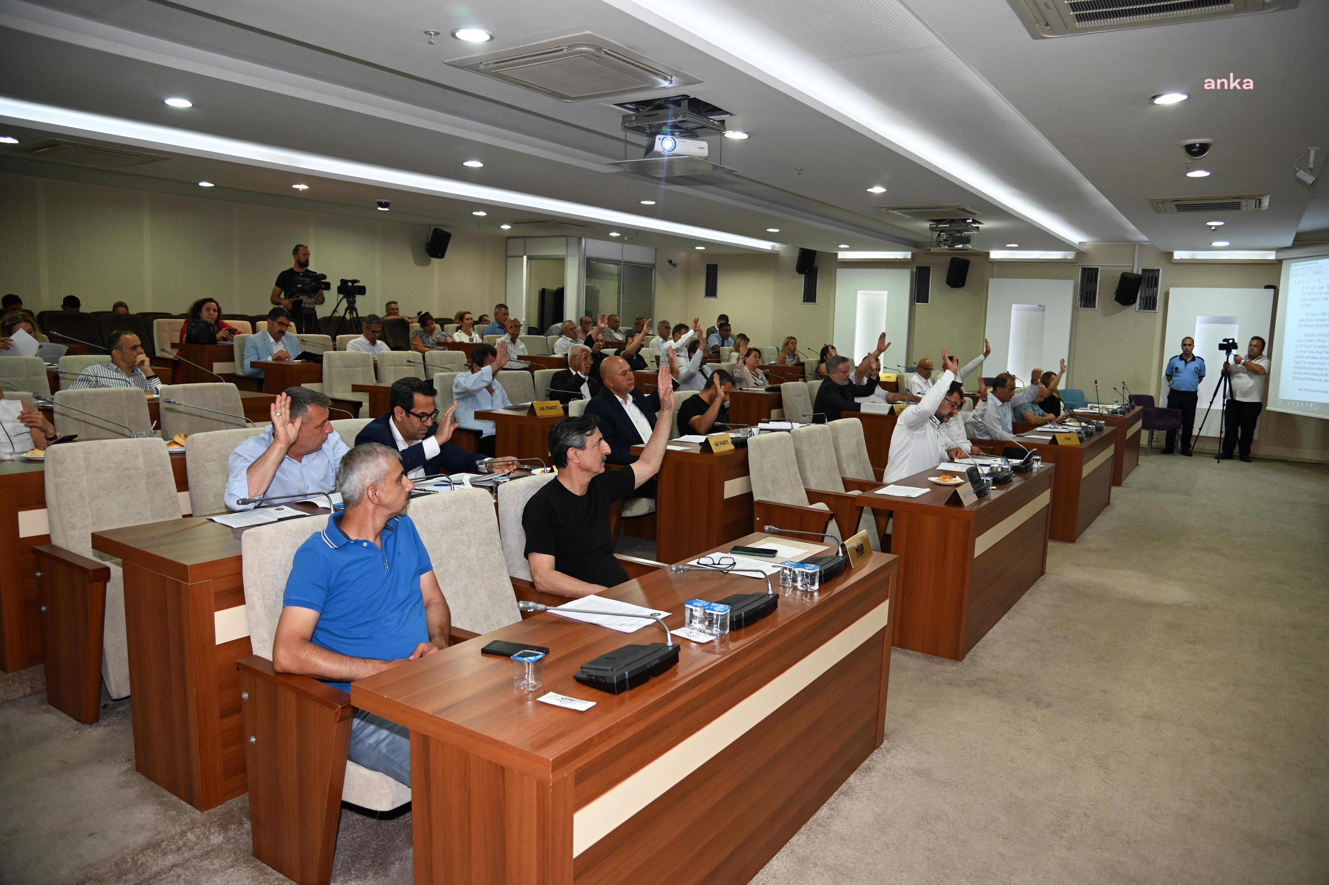 KARABAĞLAR’DA PROJELER SON SÜRAT DEVAM EDİYOR