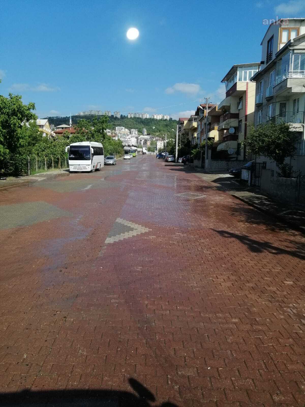 İZMİT BELEDİYESİ'NDEN KORONAVİRÜSE KARŞI SOKAK SOKAK DEZENFEKTE