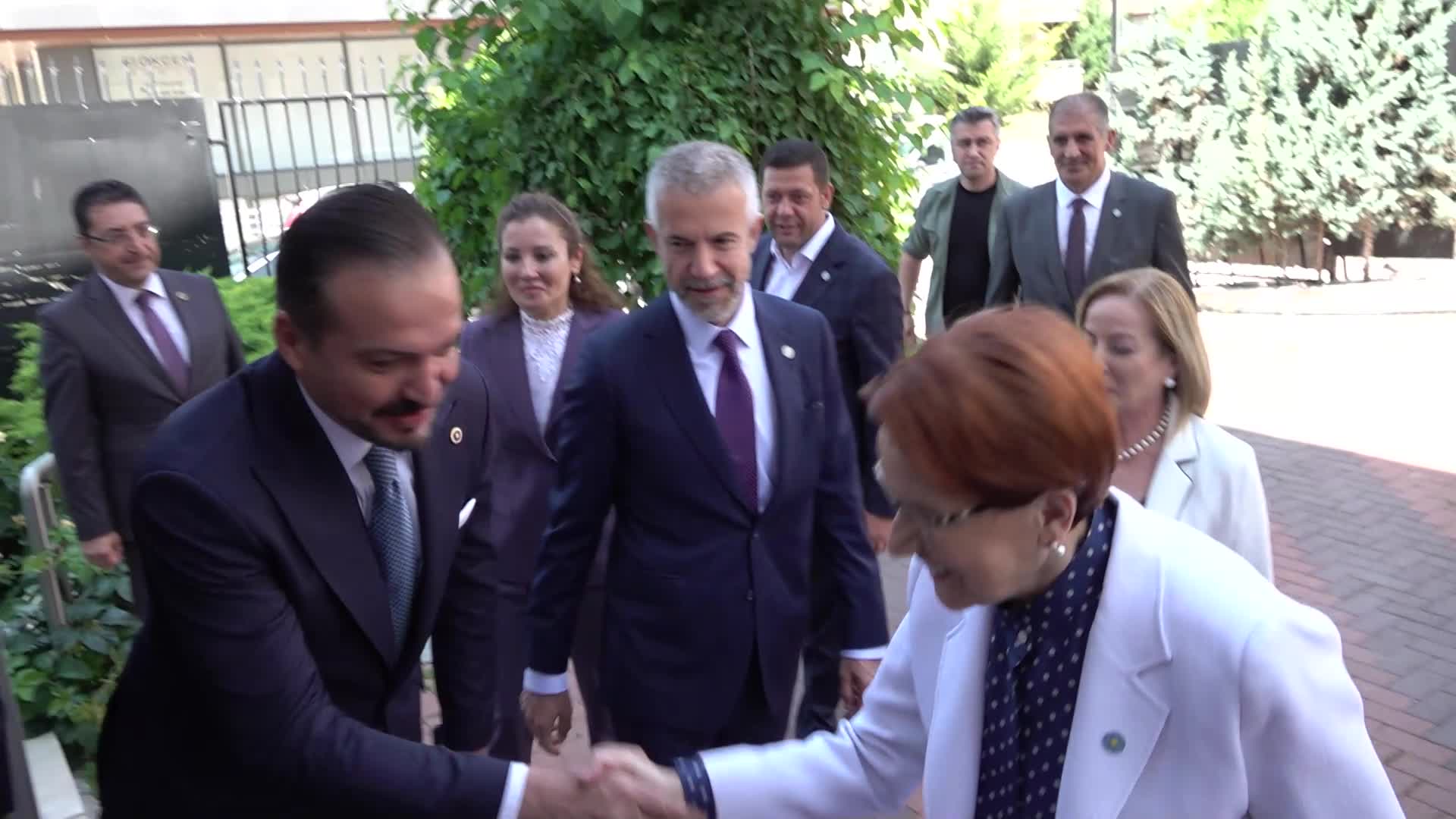 AKŞENER, YENİ BAŞKANLIK DİVANI ÜYELERİYLE BİR ARAYA GELDİ