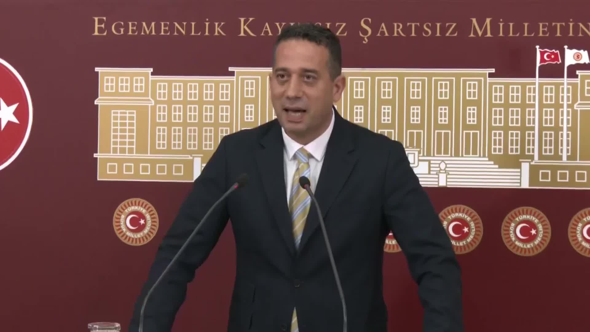 CHP'Lİ BAŞARIR'DAN TORBA TEKLİF ELEŞTİRİSİ: “SARAYDAKİ BEYEFENDİNİN 8 TANE UÇAĞI, YÜZLERCE ARACI, YAZLIK SARAYI VAR. ONDAN FEDAKÂRLIK YAPMAYACAKSINIZ, DEPREMDEN HEMEN SONRA BU VERGİYİ GETİRMEYECEKSİNİZ, SEÇİMDEN SONRA GETİRECEKSİN”