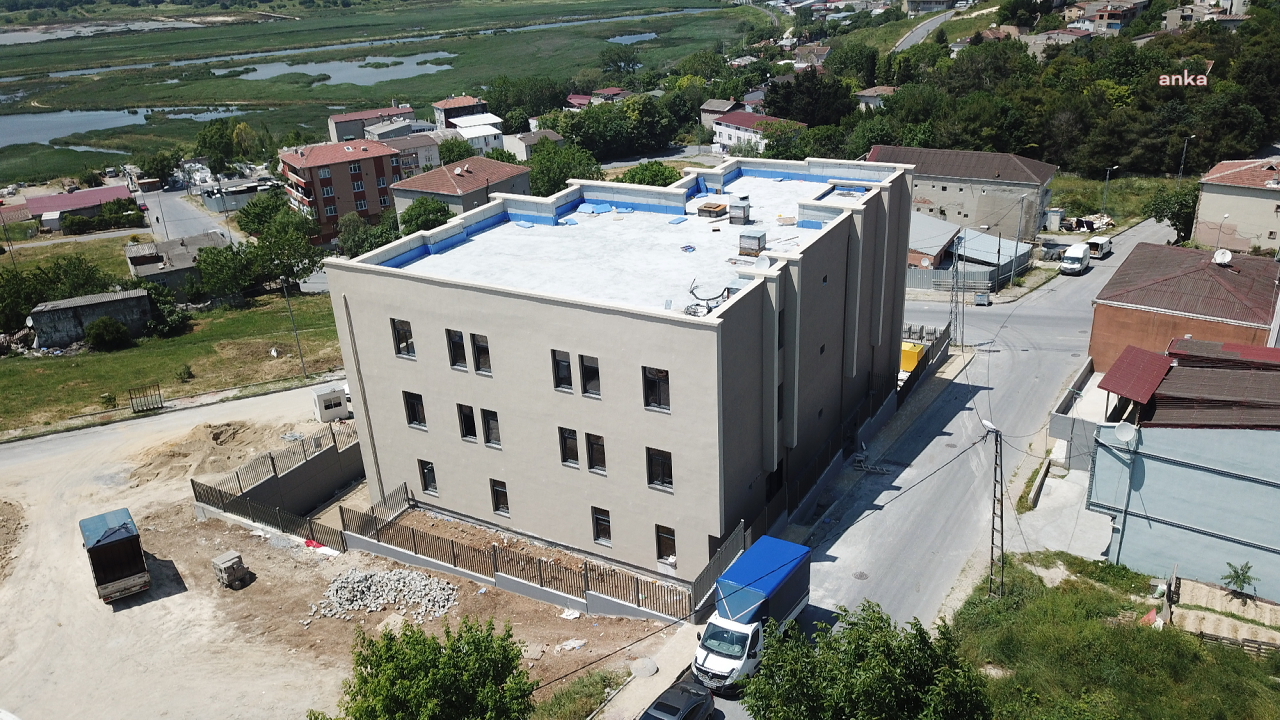 KÜÇÜKÇEKMECE BELEDİYESİ'NCE SÜRDÜRÜLEN YARIMBURGAZ SEMT KONAĞI İNŞAATINDA SONA GELİNDİ