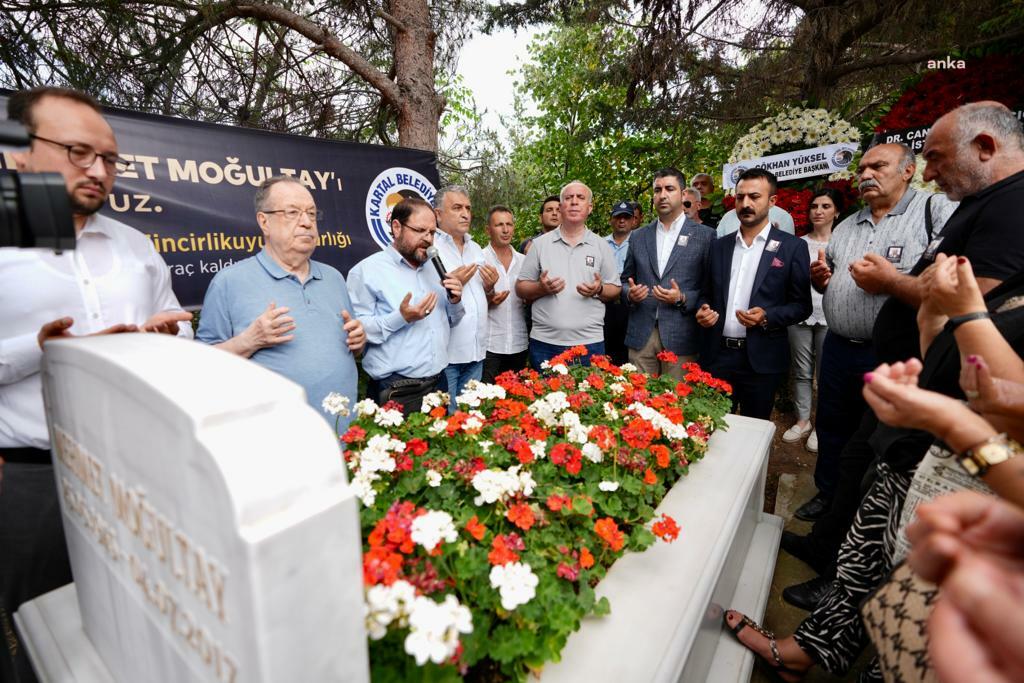 ESKİ BAKAN MEHMET MOĞULTAY, KABRİ BAŞINDA ANILDI