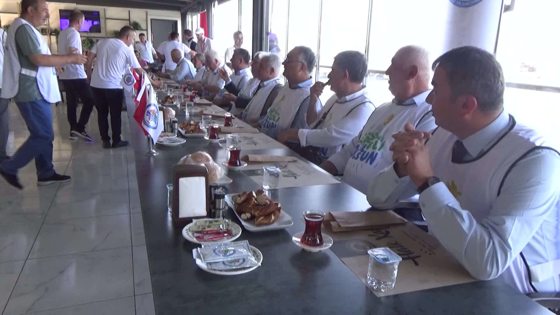 KDZ. EREĞLİ BELEDİYE BAŞKANI HALİL POSBIYIK: "ZONGULDAK BÜTÇESİNE YÜZDE 70 KATKI SAĞLAYAN EREĞLİ YÜZDE 10 YATIRIM ALAMAMANIN ACISINI ÇEKİYOR"