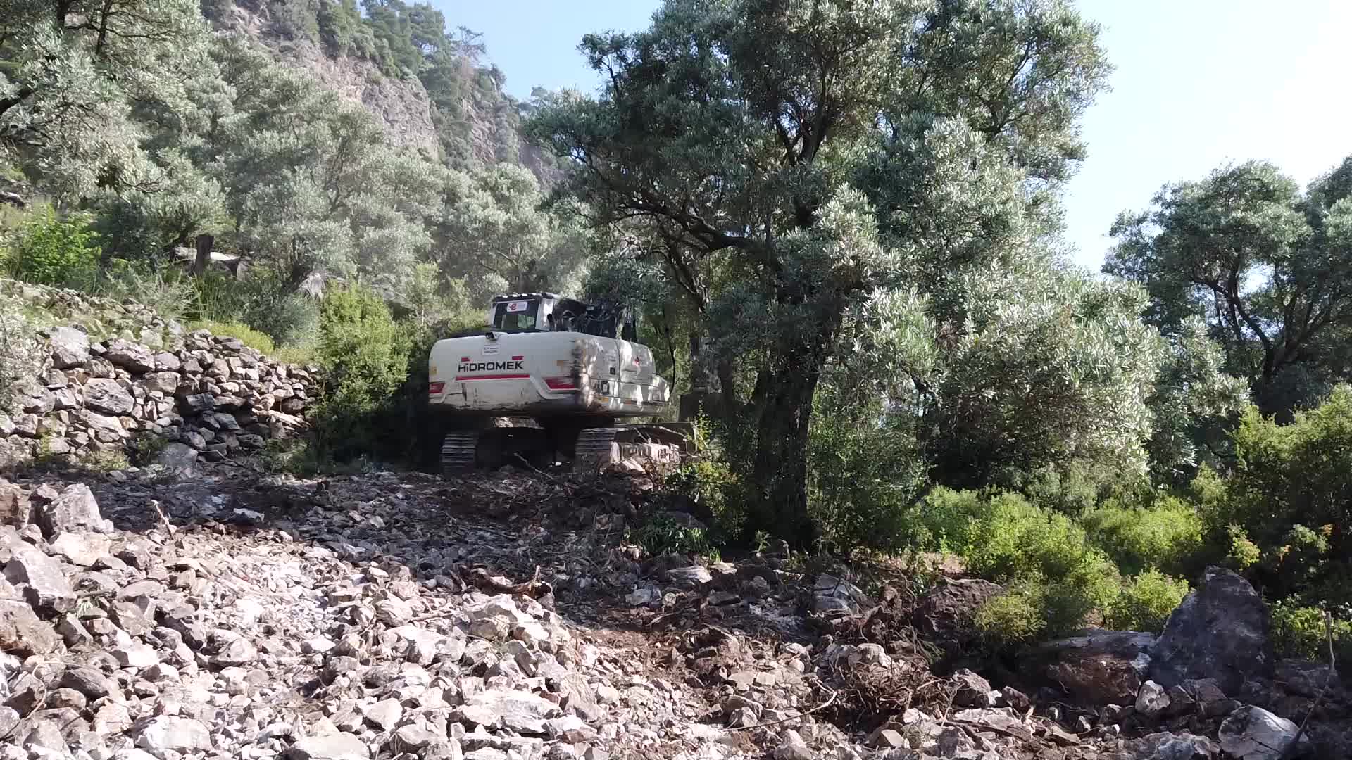 EFELER BELEDİYESİ’NDEN BALIKKÖY’E YENİ YOL
