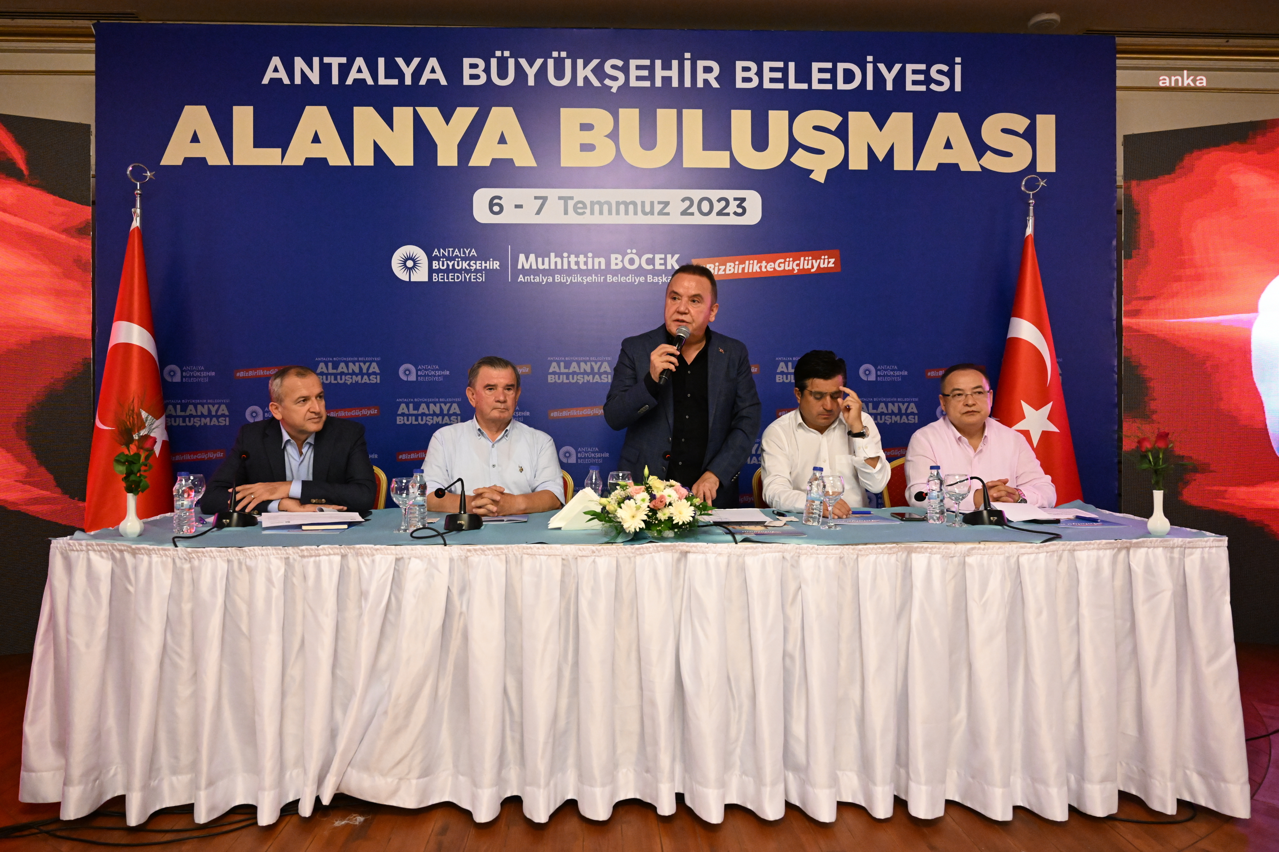 MUHİTTİN BÖCEK, ALANYA’DA MUHTARLARI DİNLEDİ