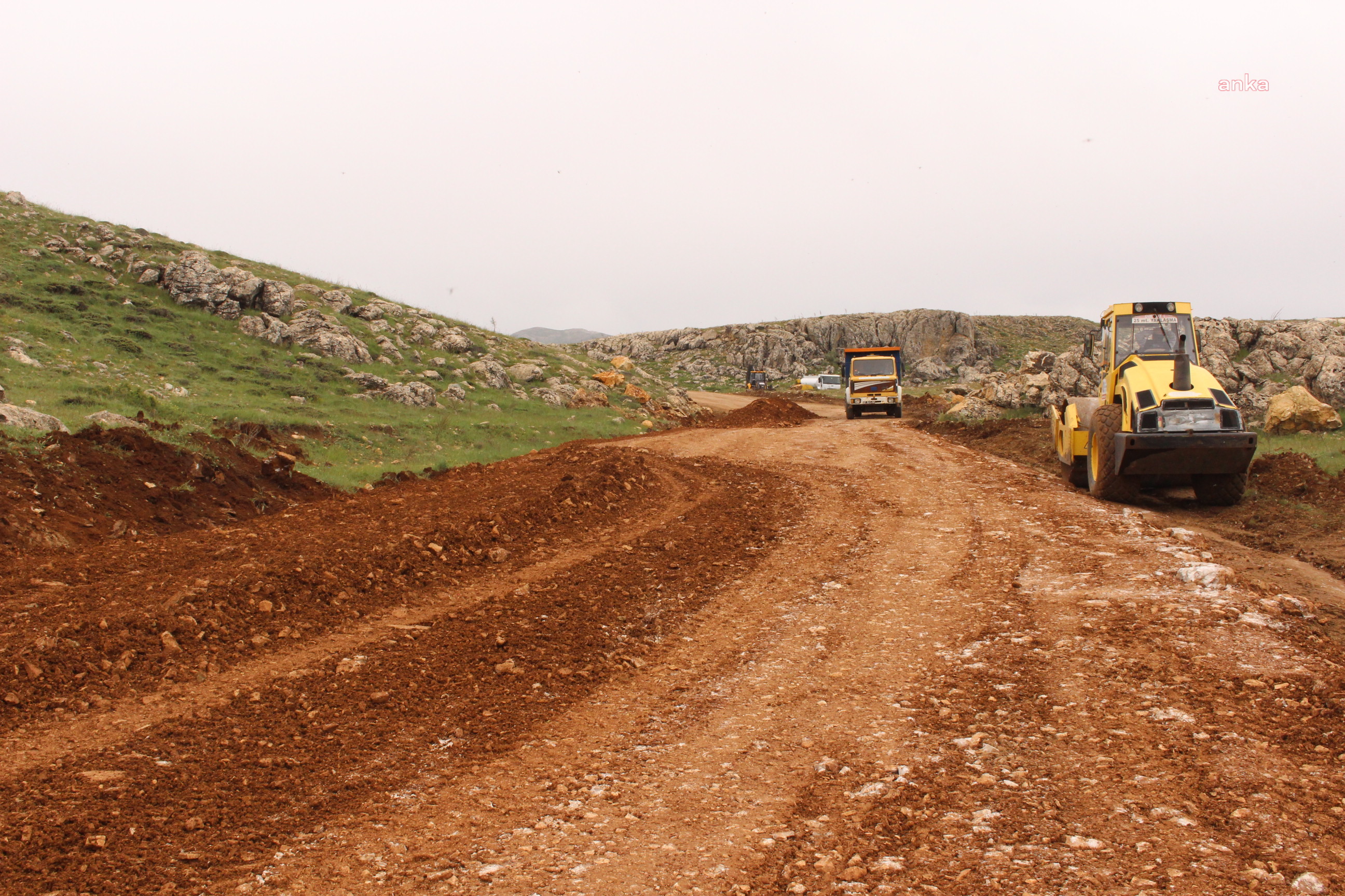 ANTALYA BÜYÜKŞEHİR BELEDİYESİ’NDEN ELMALI’DA YOL ÇALIŞMASI