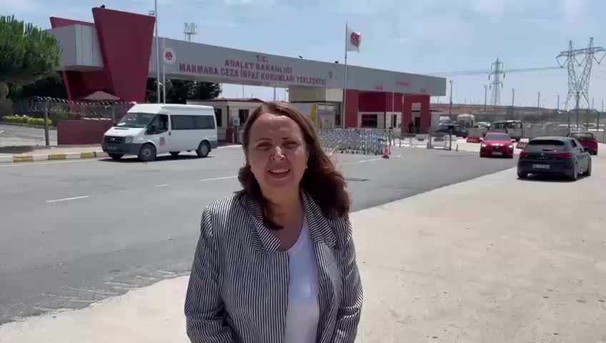 SEMRA DİNÇER, GEZİ TUTUKLULARI VE GAZETECİ MERDAN YANARDAĞ’I ZİYARET ETTİ: "ÖZGÜR BASININ SESİNİN KISILMASINA İZİN VERMEYECEĞİZ"