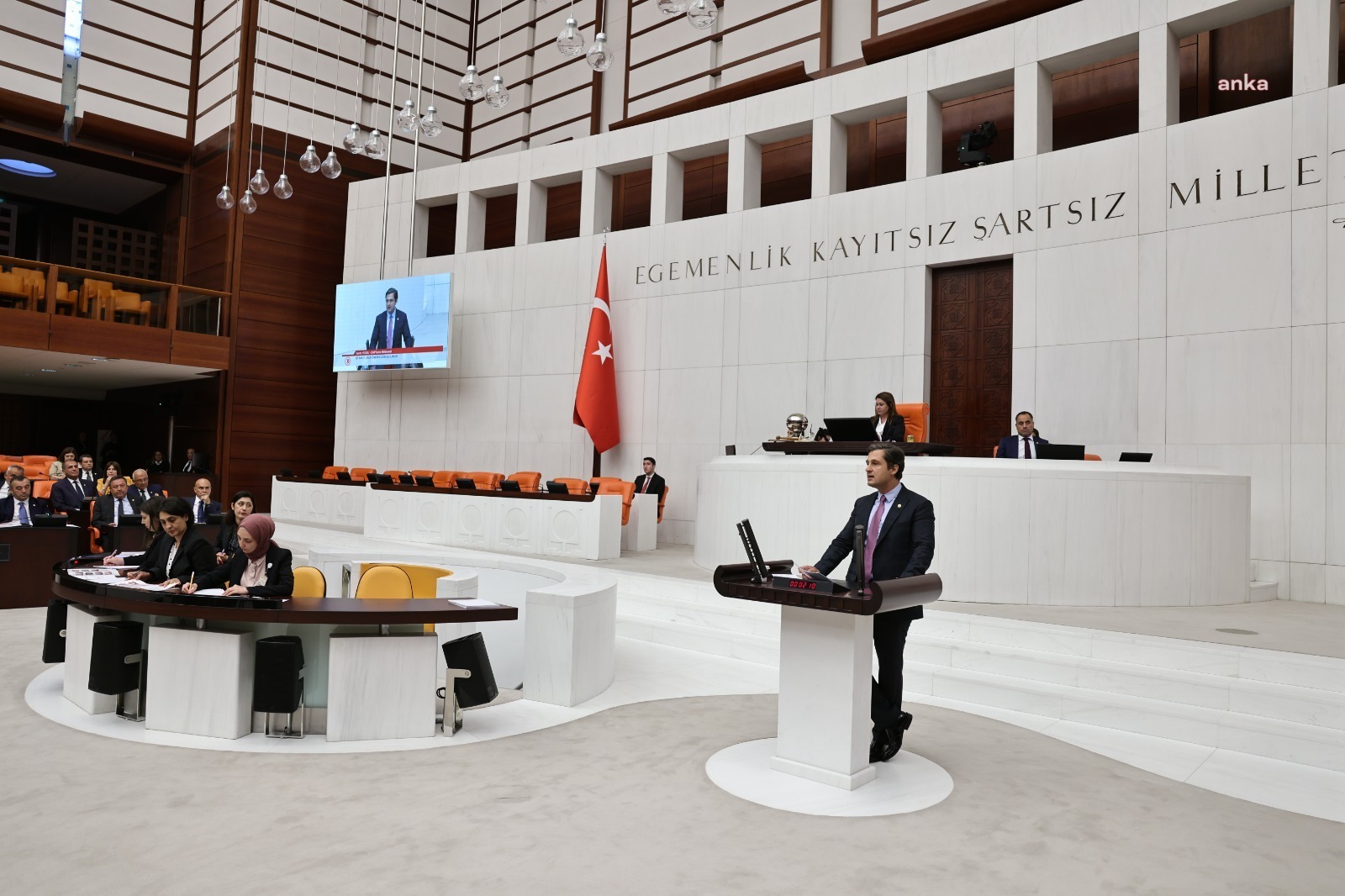 CHP’Lİ DENİZ YÜCEL: "ALSANCAK LİMANI NEDEN ARAP SERMAYESİNE PEŞKEŞ ÇEKİLİYOR? TEK BİLDİKLERİ KAZANIMLARI YOK ETMEK, SATMAK, KAPATMAK. ÜSTELİK AĞIZLARINDAN YERLİ VE MİLLİ LAFINI HİÇ DÜŞÜRMEDEN"