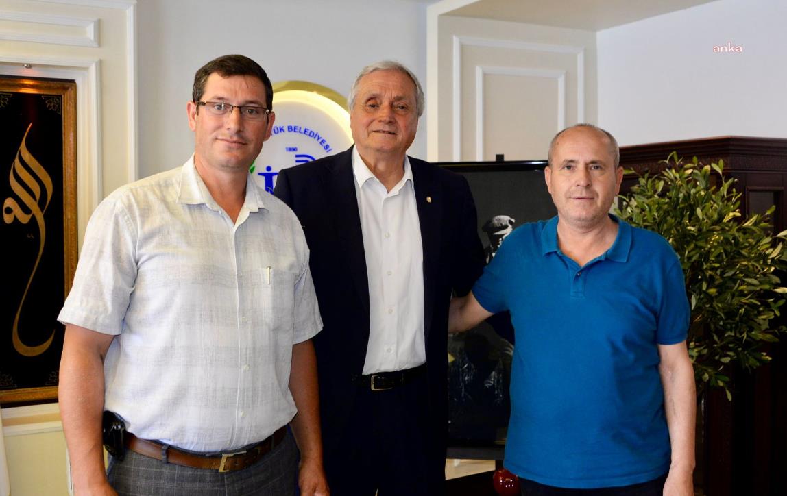 BOZÜYÜK BELEDİYE BAŞKANI BAKKALCIOĞLU, CİHANGAZİ KÖYÜ MUHTARIYLA BİR ARAYA GELDİ