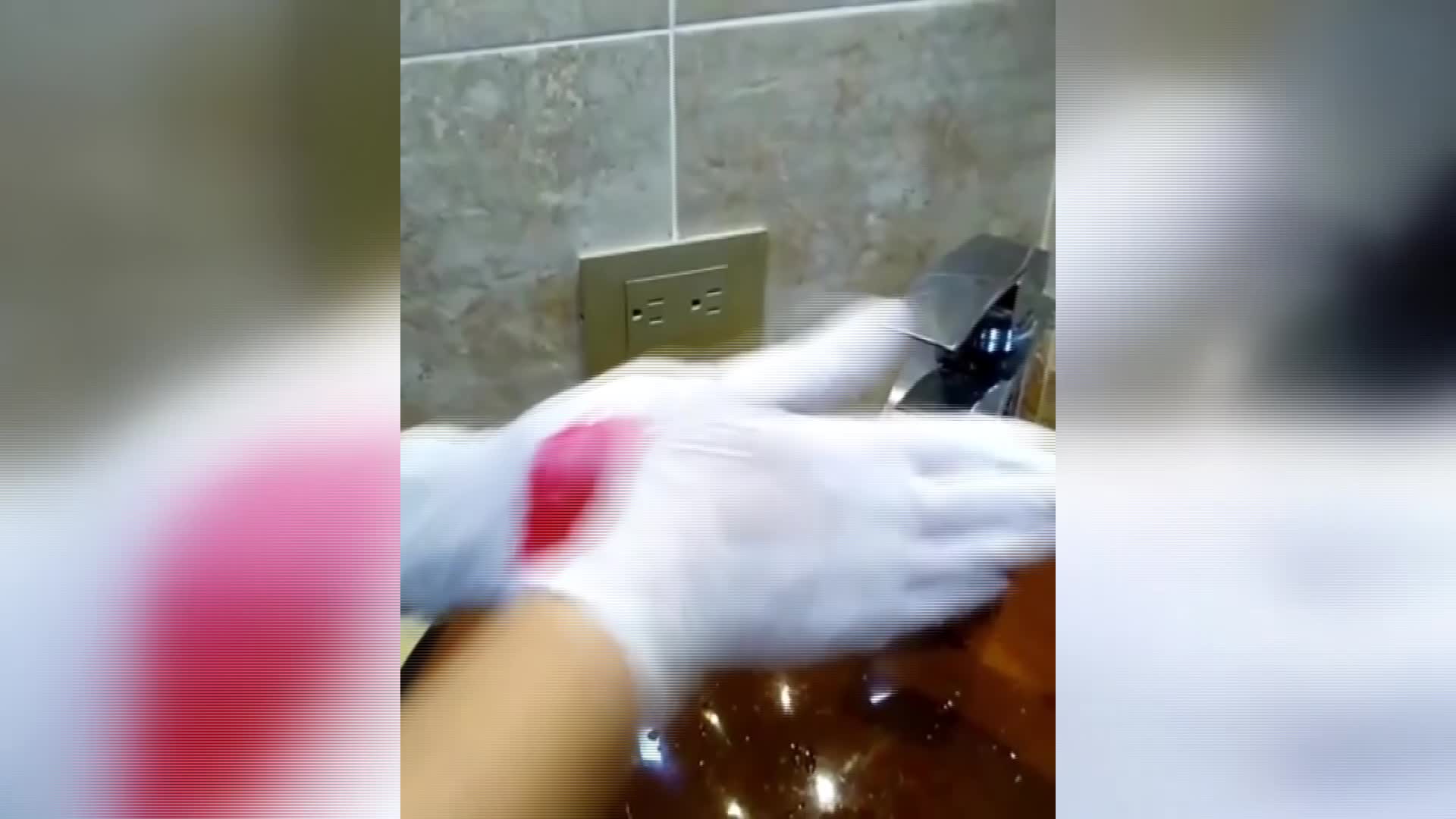 ŞAHAN GÖKBAKAR ELLERİN NASIL YIKANMASI GEREKTİĞİNİ GÖSTERDİ