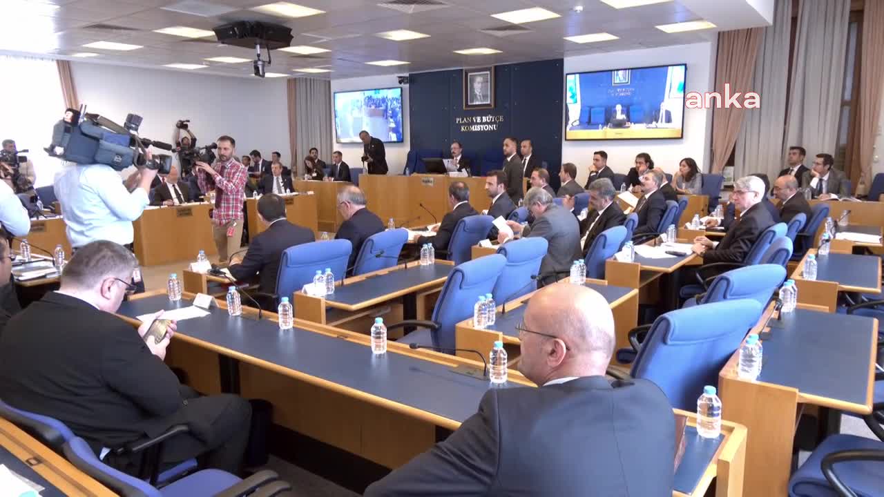 MEMUR VE EMEKLİ MAAŞLARINA ZAM, BAZI VERGİLERDE ARTIŞ VE MTV’YE EK VERGİ GETİREN TORBA KANUN TEKLİFİ TBMM PLAN VE BÜTÇE KOMİSYONU’NDA KABUL EDİLDİ