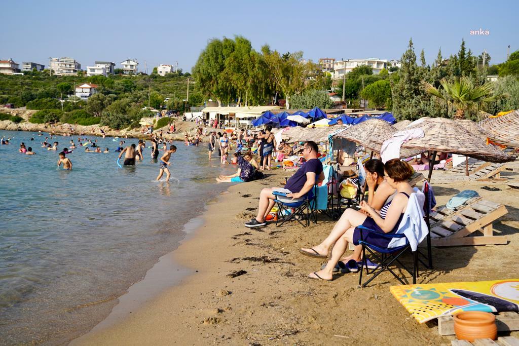 SEFERİHİSAR’DA PLAJLARA “MAVİ BAYRAKLAR" ASILDI