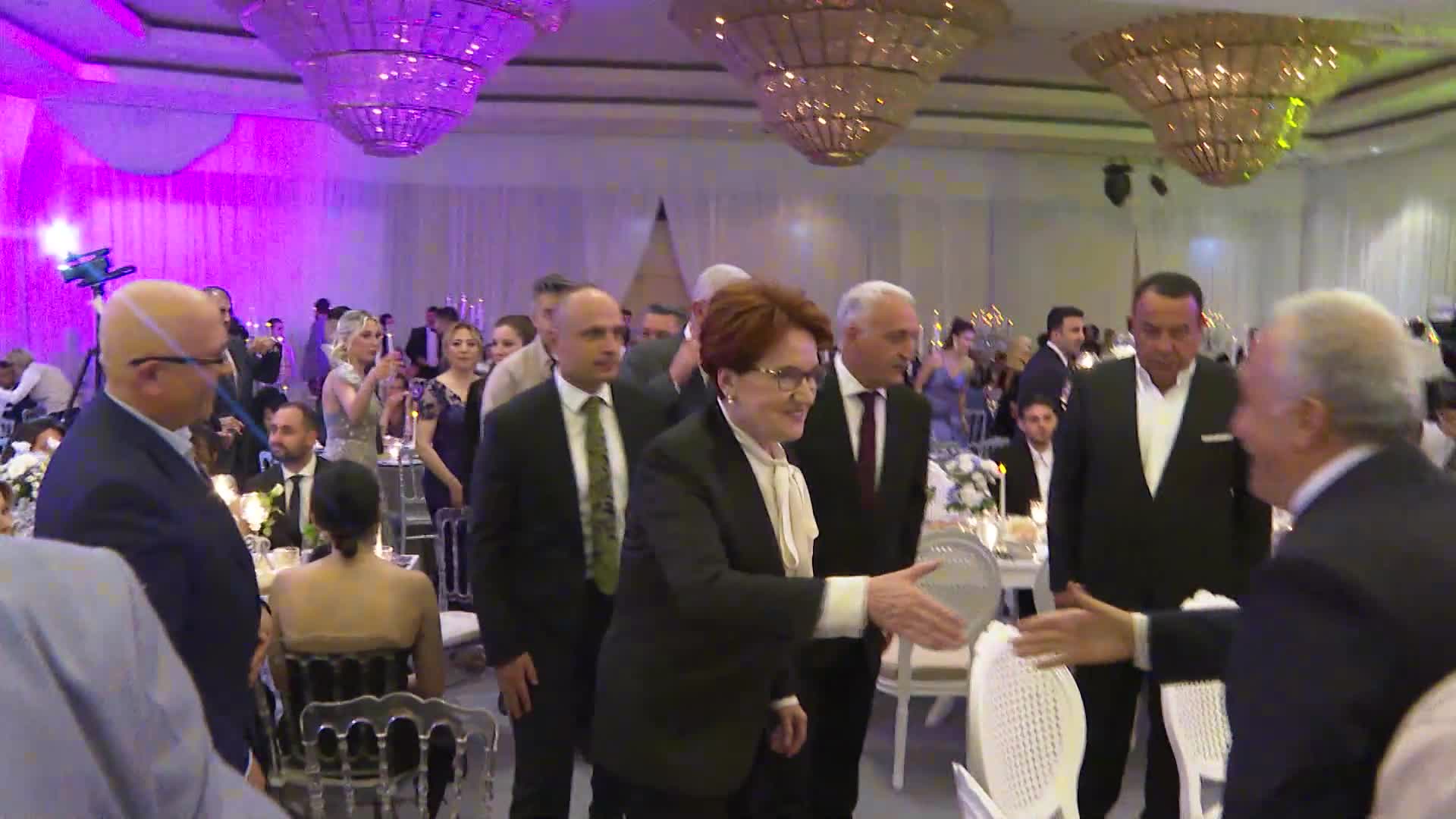 AKŞENER, İYİ PARTİ SEÇİM İŞLERİ BAŞKANI SEDAT AKSAKALLI'NIN KIZI SELEN AKSAKALLI İLE ALİ GÜDÜCÜ'NÜN NİKAH ŞAHİDİ OLDU