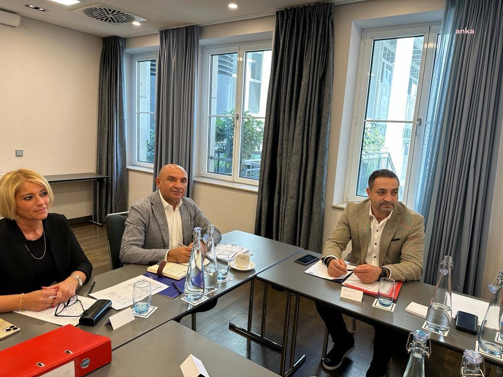 TAHSİN TARHAN, ALMANYA CHP BİRLİKLERİYLE BİR ARAYA GELDİ: “FEDERASYON BİÇİMİNDE, HEPSİNİ TEK ÇATI ALTINDA TOPLAYACAĞIZ”