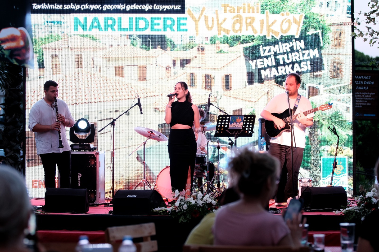 NARLIDERE TARİHİ YUKARIKÖY, ‘GRUP TIMES’ KONSERİNE EV SAHİPLİĞİ YAPTI