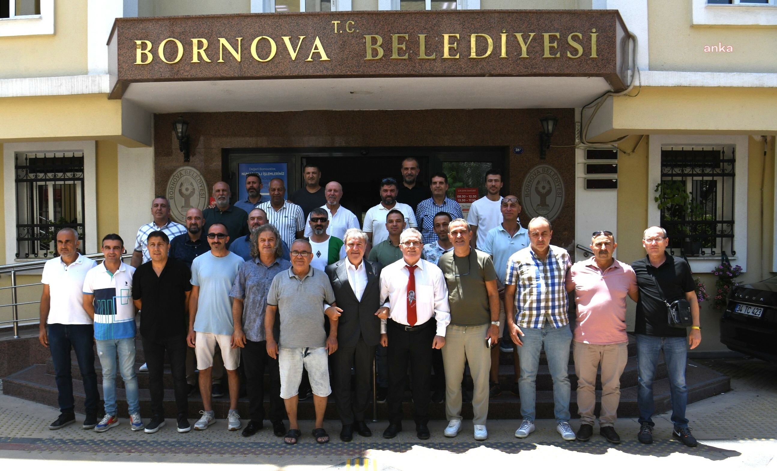 BORNOVA'NIN MASTERLERİ, CUMHURİYET'İN 100. YILI İÇİN SAHAYA İNİYOR
