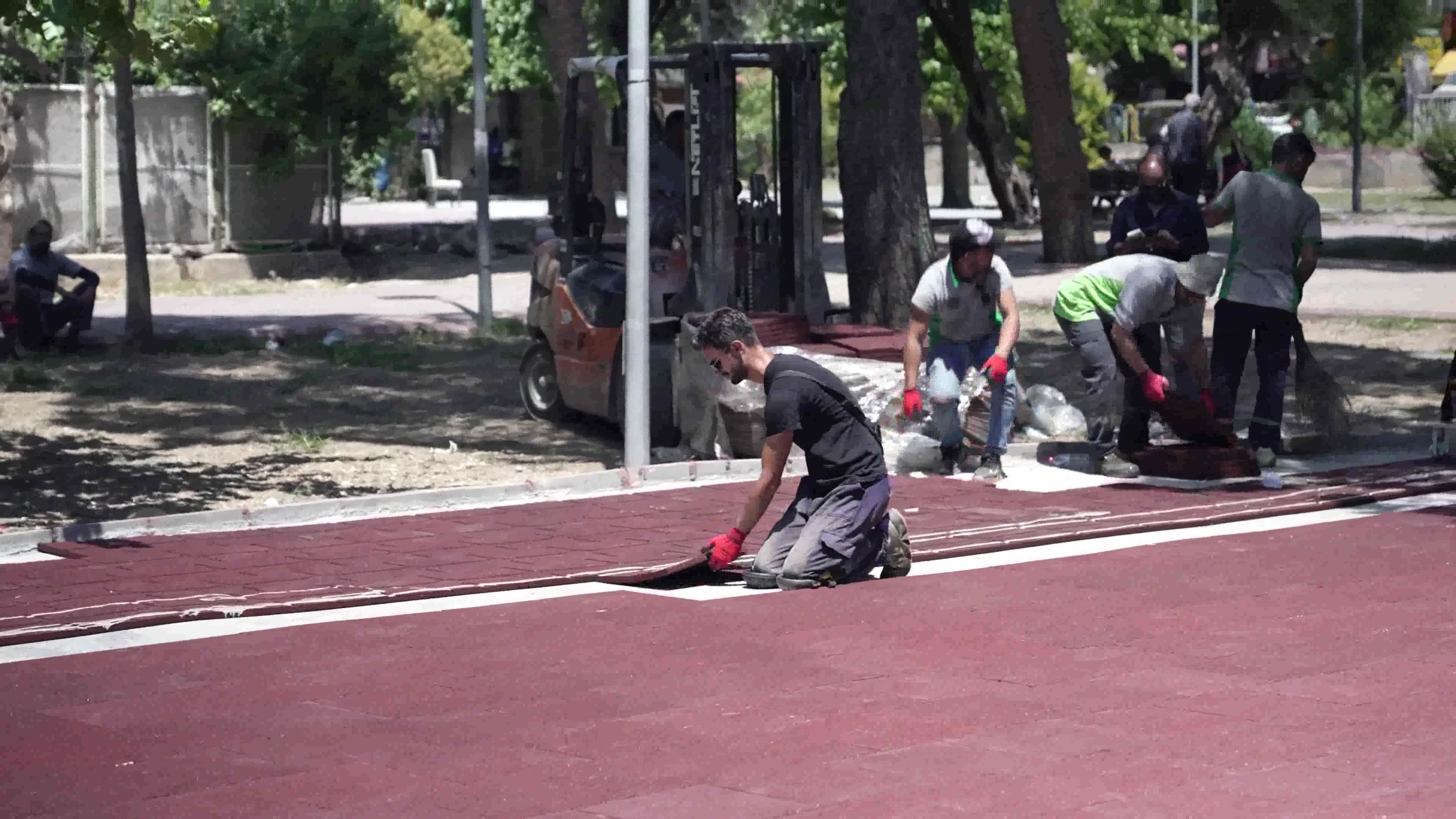 BUCA BELEDİYESİ, ŞİRİNYER PARKI'NI YENİLİYOR