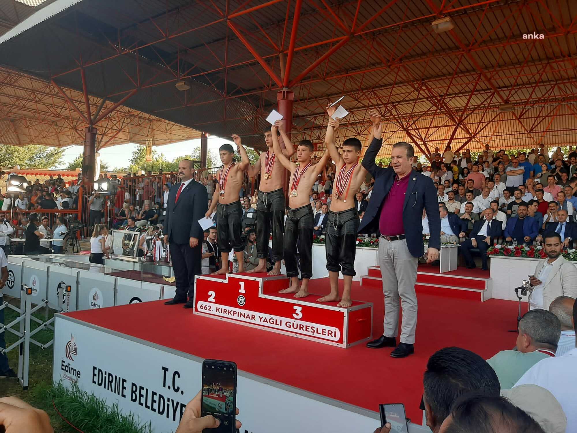 AVCILARLI SPORCULARDAN GÜREŞTE BÜYÜK BAŞARI