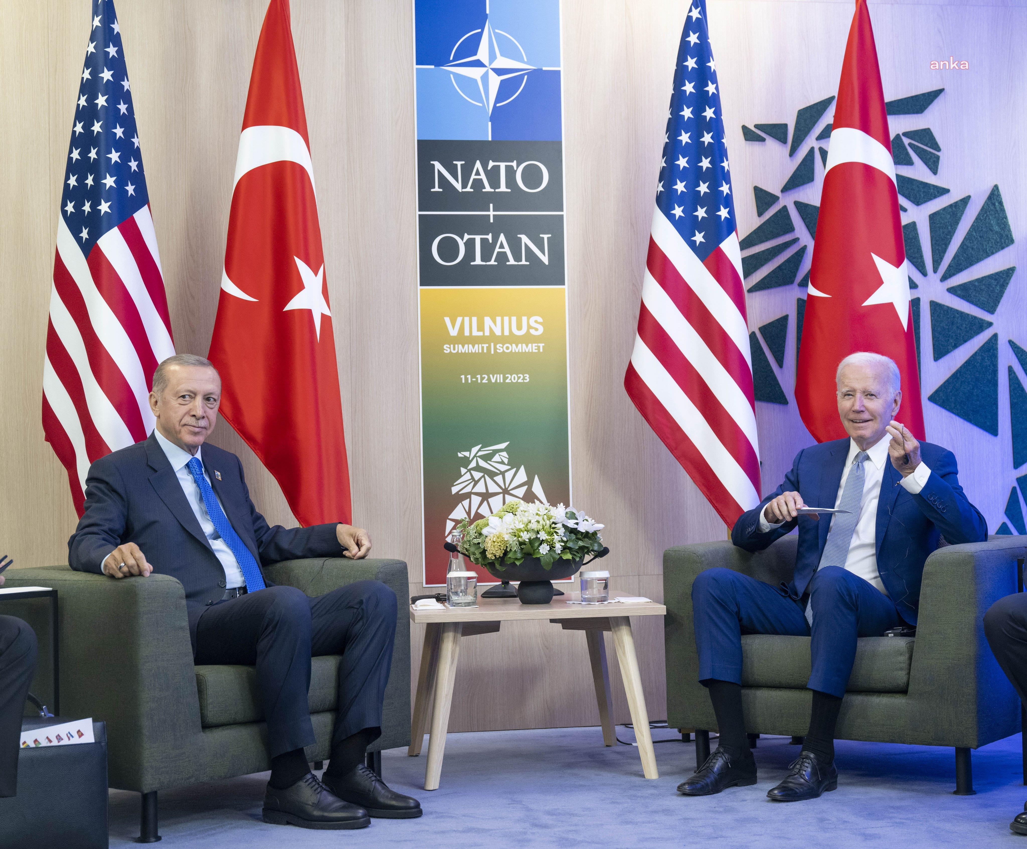 CUMHURBAŞKANI ERDOĞAN, VILNIUS’TA ABD BAŞKANI BIDEN İLE GÖRÜŞTÜ: “BUNDAN ÖNCEKİ BULUŞMALARIMIZ ADETA ISINMA TURLARI GİBİYDİ. AMA ŞİMDİ YENİ BİR SÜRECİ BAŞLATIYORUZ”