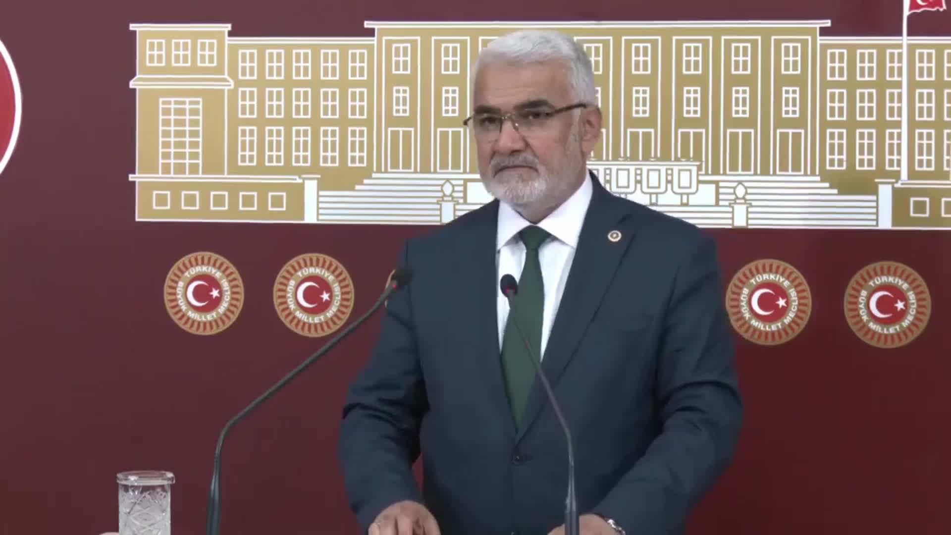 ZEKERİYA YAPICIOĞLU: “EMEKLİLERİN MAAŞ ARTIŞININ YETERLİ OLMADIĞI BİZE GÖRE TARTIŞMASIZDIR. BİZİM TEKLİFİMİZ, EMEKLİLERE DE MEMURLARA DA YAPILDIĞI GİBİ SEYYANEN ZAM YAPILMASIDIR. BU RAKAM EN AZ 5 BİN LİRA OLMALIDIR”