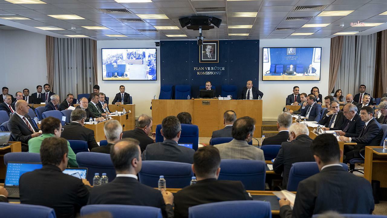 CHP'DEN MAAŞLARA ZAM VE VERGİ ARTIŞI GETİREN TORBA KANUN TEKLİFİNE MUHALEFET ŞERHİ: "KKM'NİN YÜKÜ 164.2 MİLYAR LİRA. MERKEZ BANKASI KARŞILIKSIZ PARA BASACAK"