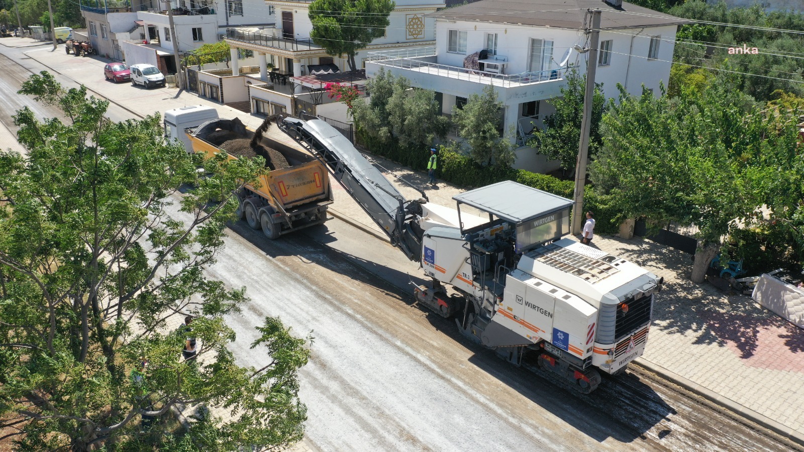 AYDIN BÜYÜKŞEHİR BELEDİYESİ, DİDİM DENİZKÖY MAHALLESİ’Nİ YENİLİYOR