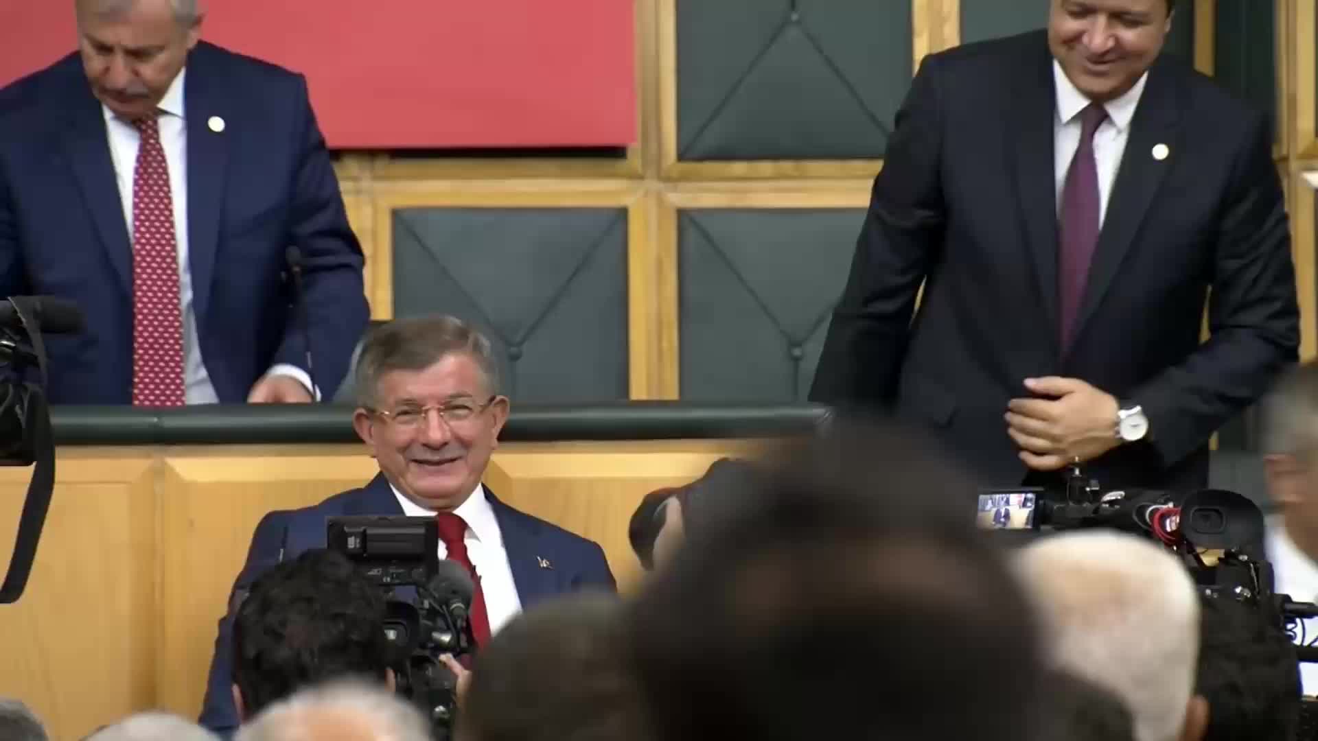 SAADET VE GELECEK PARTİLERİNİN ORTAK MECLİS GRUBU İLK KEZ TOPLANDI… DAVUTOĞLU’DAN İKTİDARA İSVEÇ’İN NATO ÜYELİĞİ ELEŞTİRİSİ: "BİR HAFTA İÇİNDE TUTUM DEĞİŞTİRDİLER. BUNLARIN TAVRI YOK, BUNLARIN DURUŞU YOK”
