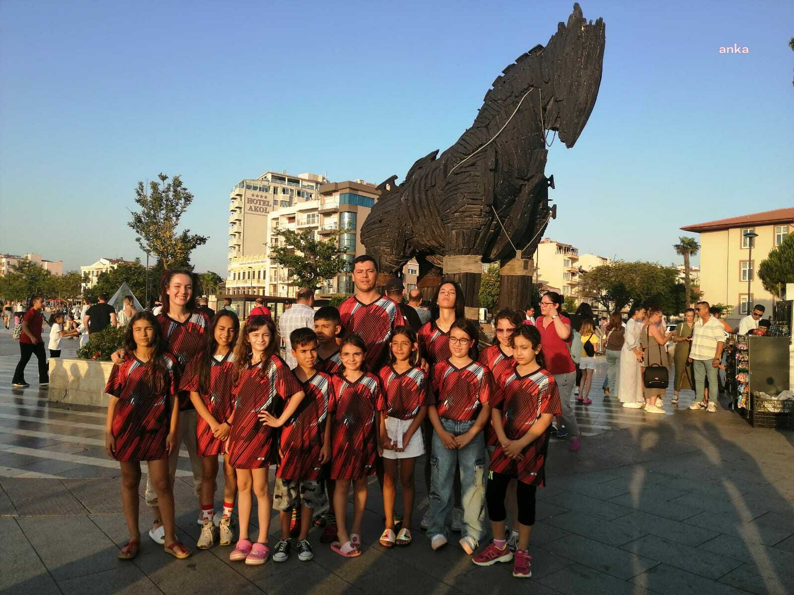 MENTEŞE BELEDİYESPOR KARATE TAKIMI, ÇANAKKALE'DEN 6 MADALYAYLA DÖNDÜ