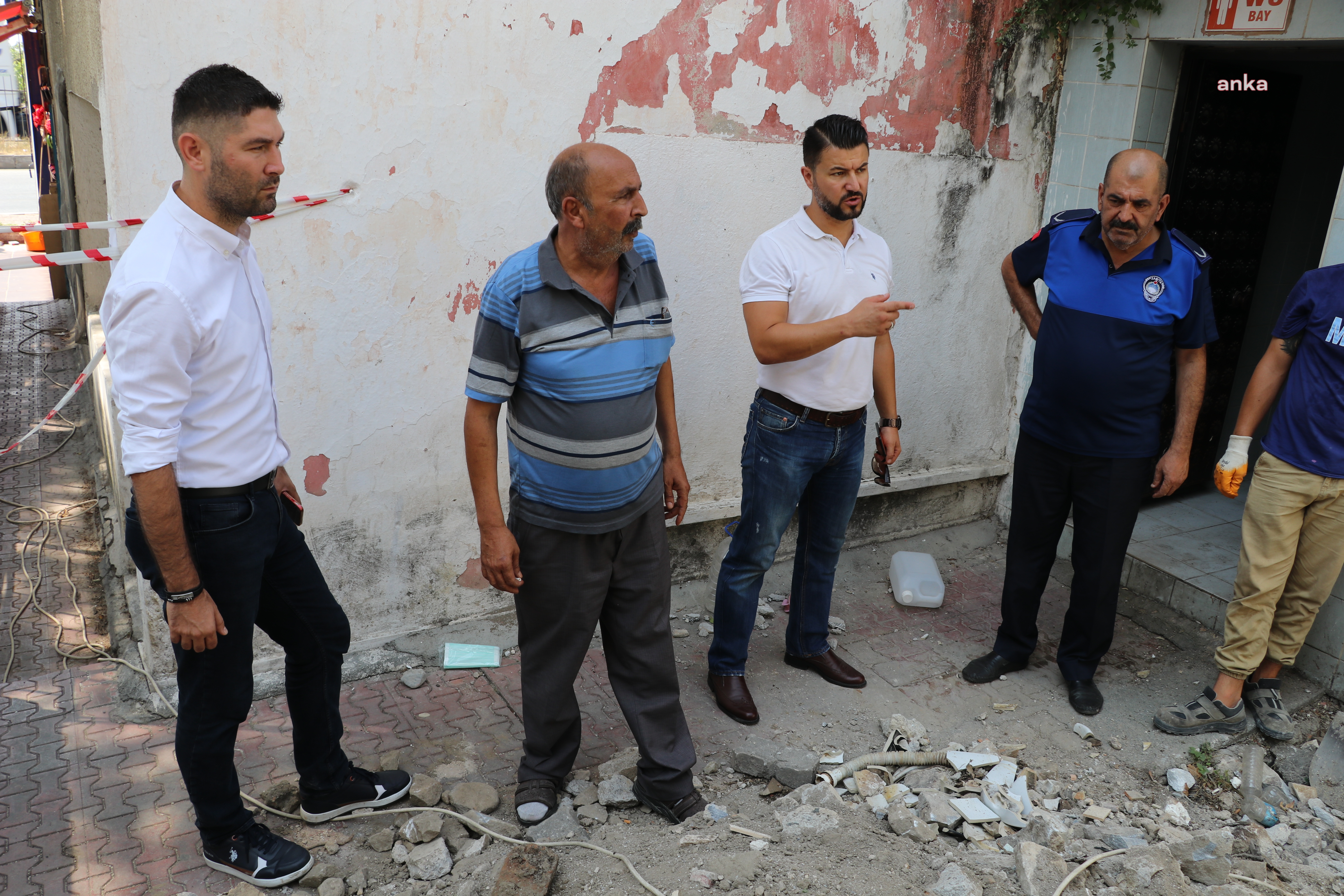 SÖKE BELEDİYESİ'DEN SAZLI'DA TEMİZLİK ÇALIŞMASI