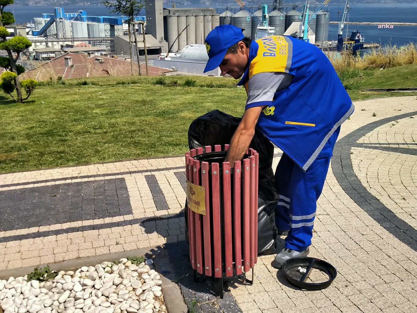 BANDIRMA BELEDİYESİ'NDEN ÇEVRE TEMİZLİĞİNDE DAYANIŞMA ÇAĞRISI