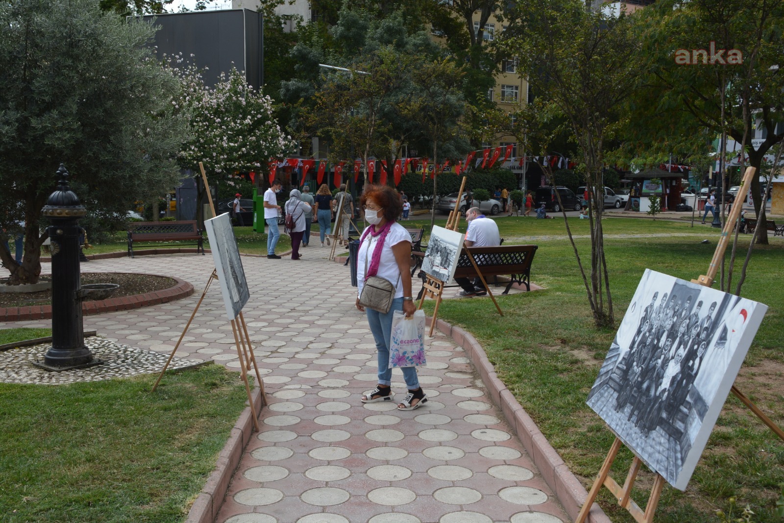 “ZAFERE DOĞRU” SERGİSİ İZMİTLİLERLE BULUŞTU