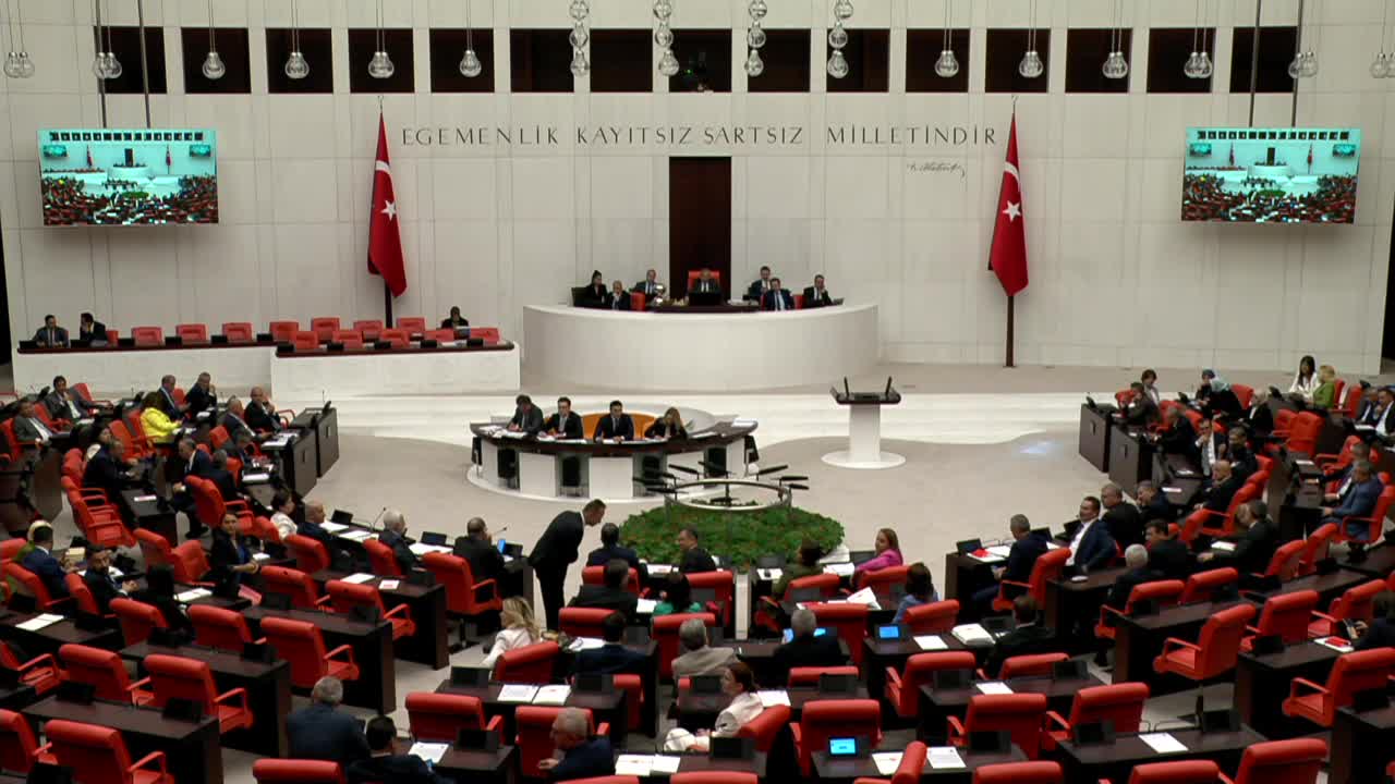 SERA KADIGİL'DEN YARGITAY'IN CAN ATALAY KARARINA TEPKİ: "BU, ATALAY'DAN DA AZADE OLARAK TBMM YETKİSİNİN GASPIDIR"