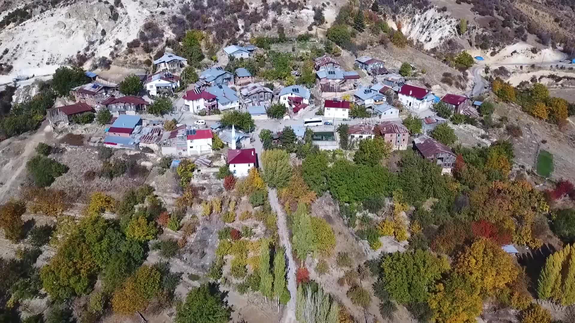 BEYPAZARI DOĞANYURT KÖYLÜLERİ KALKER OCAĞINA KARŞI VERDİKLERİ MÜCADELEYİ KAZANDI... DOĞA DERNEĞİ BAŞKANI KILIÇ: “ALANIN SİT ALANI OLARAK KORUMA ALTINA ALINMASINI BEKLİYORUZ ANCAK O ZAMAN RAHAT BİR NEFES ALACAĞIZ”