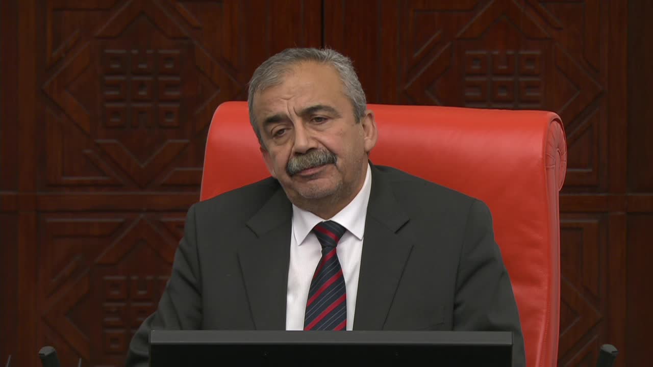 NAİL ÇİLER: "EK BÜTÇEDE 527 MİLYAR TL AFETLERE YÖNELİK AYRILMIŞTIR, KALAN TUTAR İSE SEÇİM EKONOMİSİNİN BİR FATURASIDIR"