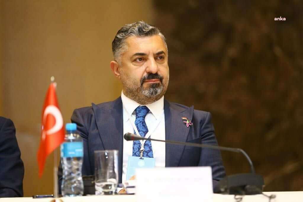 MAHKEME, FARUK BİLDİRİCİ’NİN İTİRAZI ÜZERİNE; RTÜK BAŞKANI ŞAHİN’İN, DAHA SONRA İSTİFA ETMİŞ OLSA BİLE TÜRKSAT YÖNETİMİNDE GÖREV ALMASININ “KAMU GÖREVLİLERİ ETİK DAVRANIŞ İLKELERİNE” AYKIRI OLDUĞUNA HÜKMETTİ