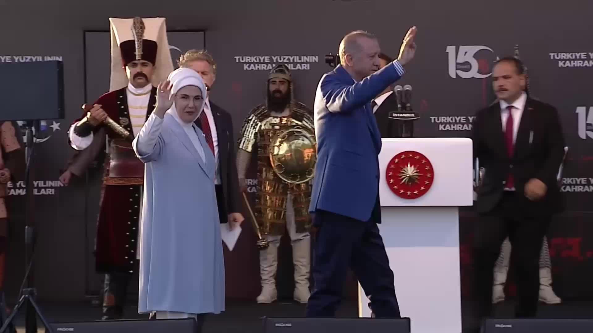 ERDOĞAN: 253 VATAN EVLADINI ŞEHİT VERDİK AMA YURDUMUZU ALÇAKLARA UĞRATMADIK