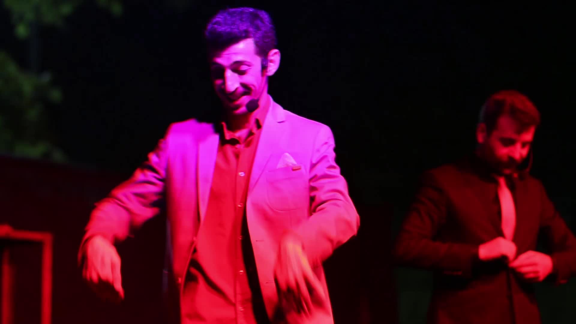 EFELER, “İYİ, KÖTÜ, ÇİRKİN” İLE GÜLDÜ