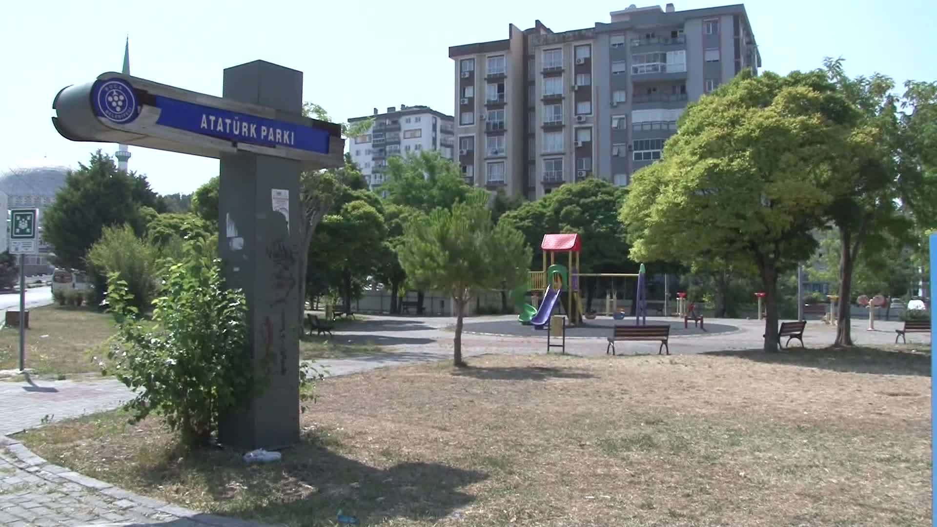 BUCA METROSU’NUN YAPIMINDA AĞAÇLARA ÖZEL KORUMA
