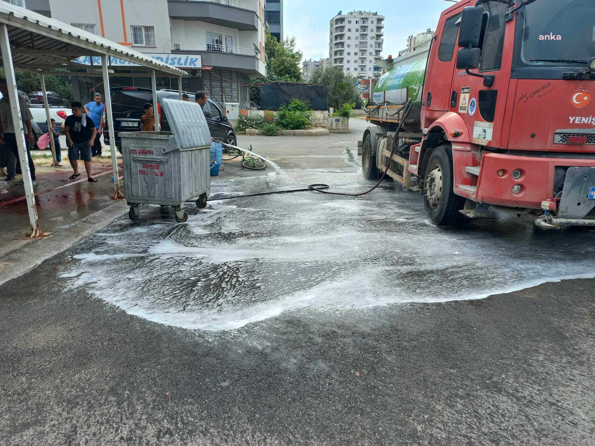 YENİŞEHİR BELEDİYESİ KENT GENELİNDE TEMİZLİK ÇALIŞMALARINI SÜRDÜRÜYOR