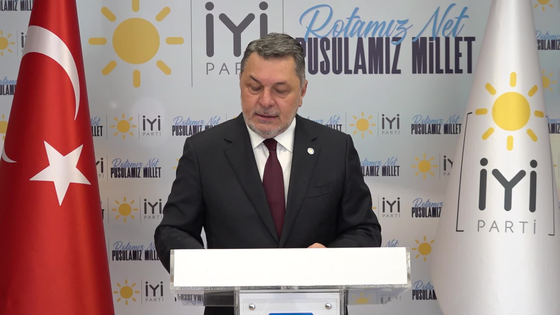 İYİ PARTİ, 81 İLDE ZAMLARI PROTESTO ETTİ… FARUK KÖYLÜOĞLU: “DELİ DUMRUL İKTİDARI, VATANDAŞIN GIRTLAĞINA ÇÖKMÜŞ, GARİBANIN KANINI EMMEYE DEVAM ETMEKTEDİR”