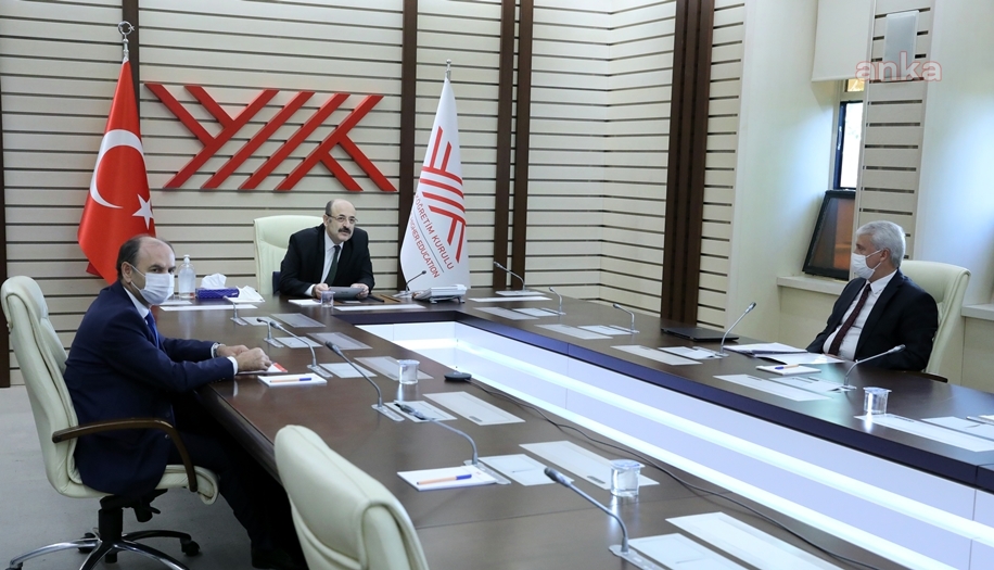 ‘UZAKTAN ÖĞRETİM PLATFORMU’ 15 ÜNİVERSİTENİN HİZMETİNE SUNULDU