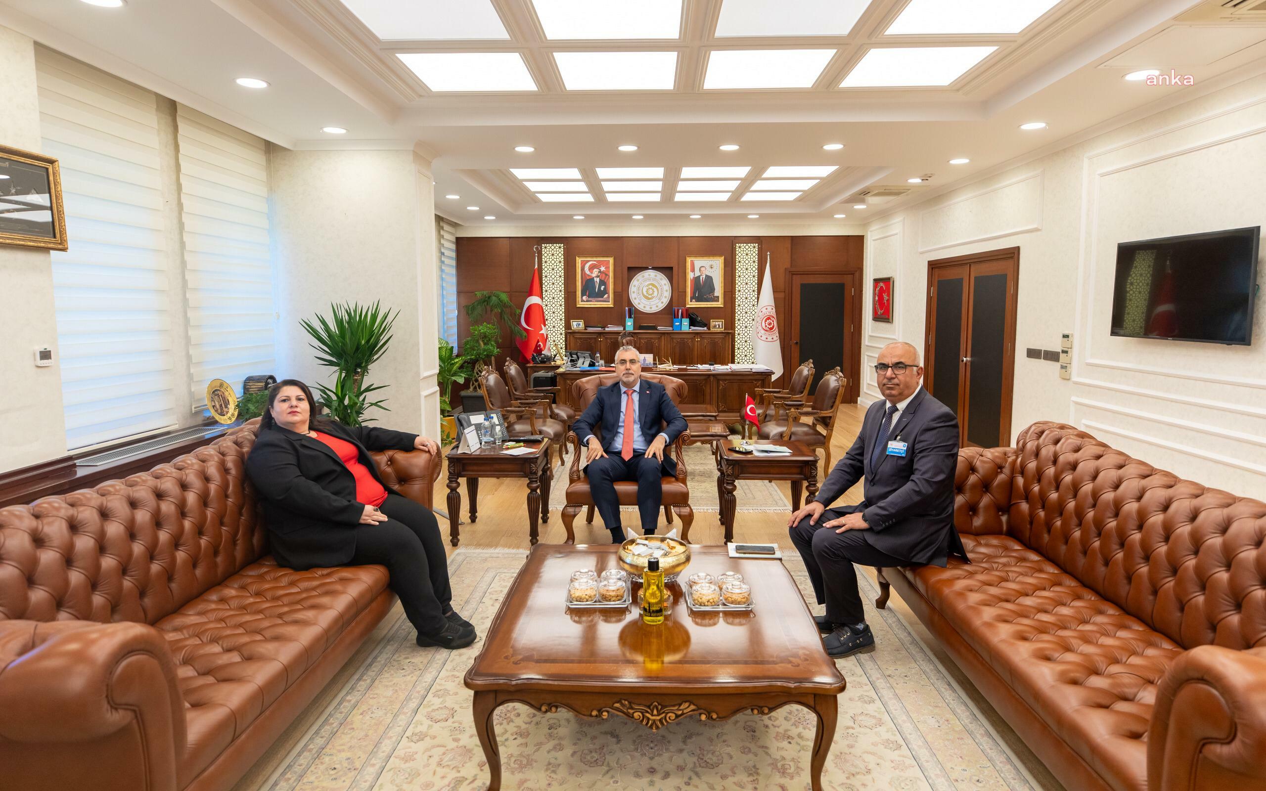 KESK YÖNETİCİLERİ, ÇALIŞMA VE SOSYAL GÜVENLİK BAKANI VEDAT IŞIKHAN’I ZİYARET ETTİ, TOPLU SÖZLEŞME TALEPLERİNİ İLETTİ