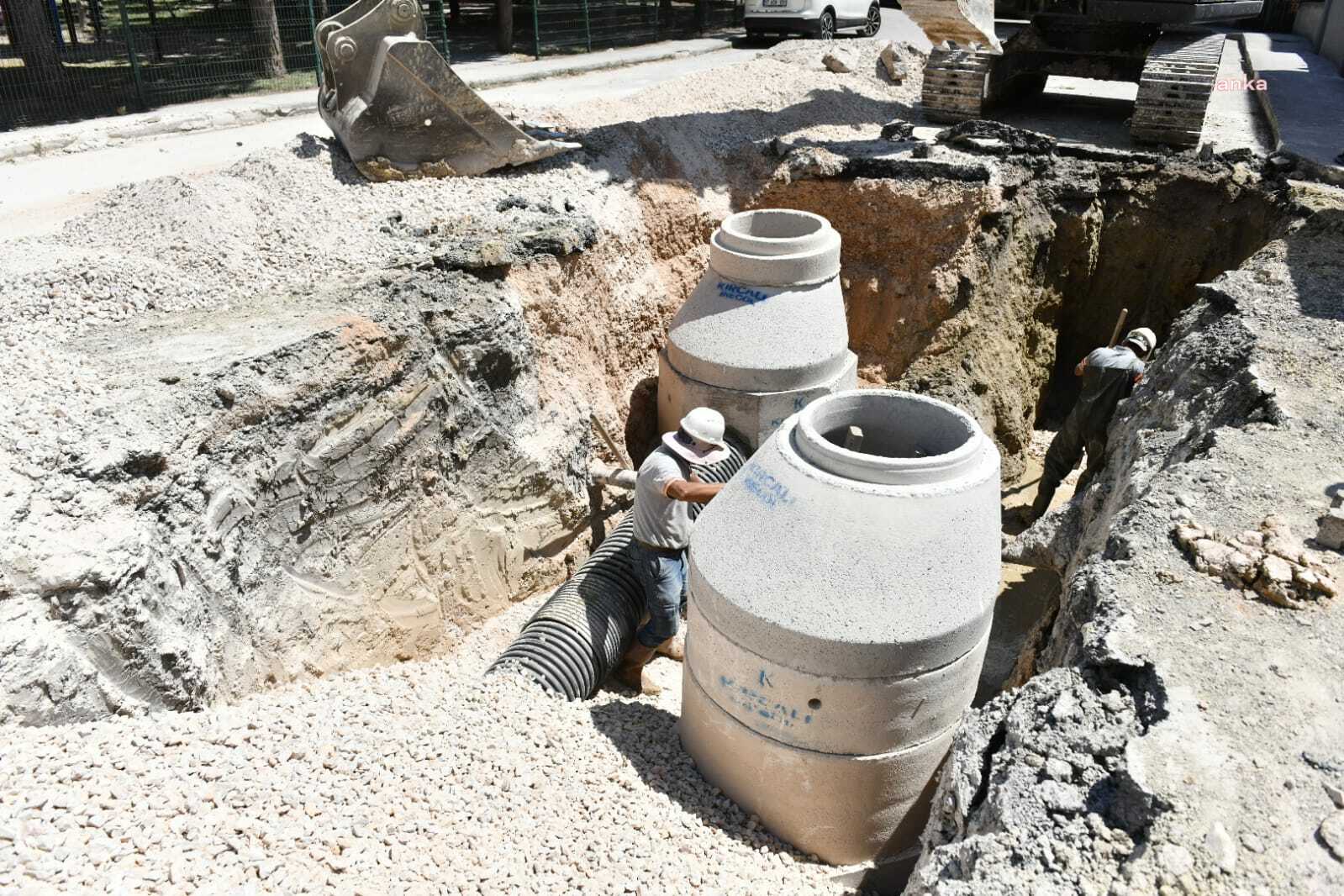 ÇANAKKALE'DE ALTYAPI YENİLEME ÇALIŞMALARI DEVAM EDİYOR